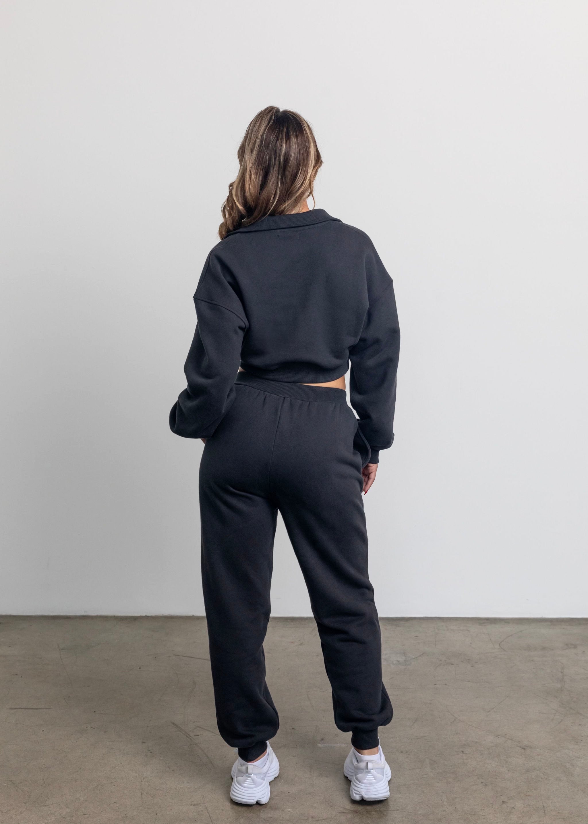 THE MONACO CROPPED HALF-ZIP SWEATSHIRT IN CHARCOAL