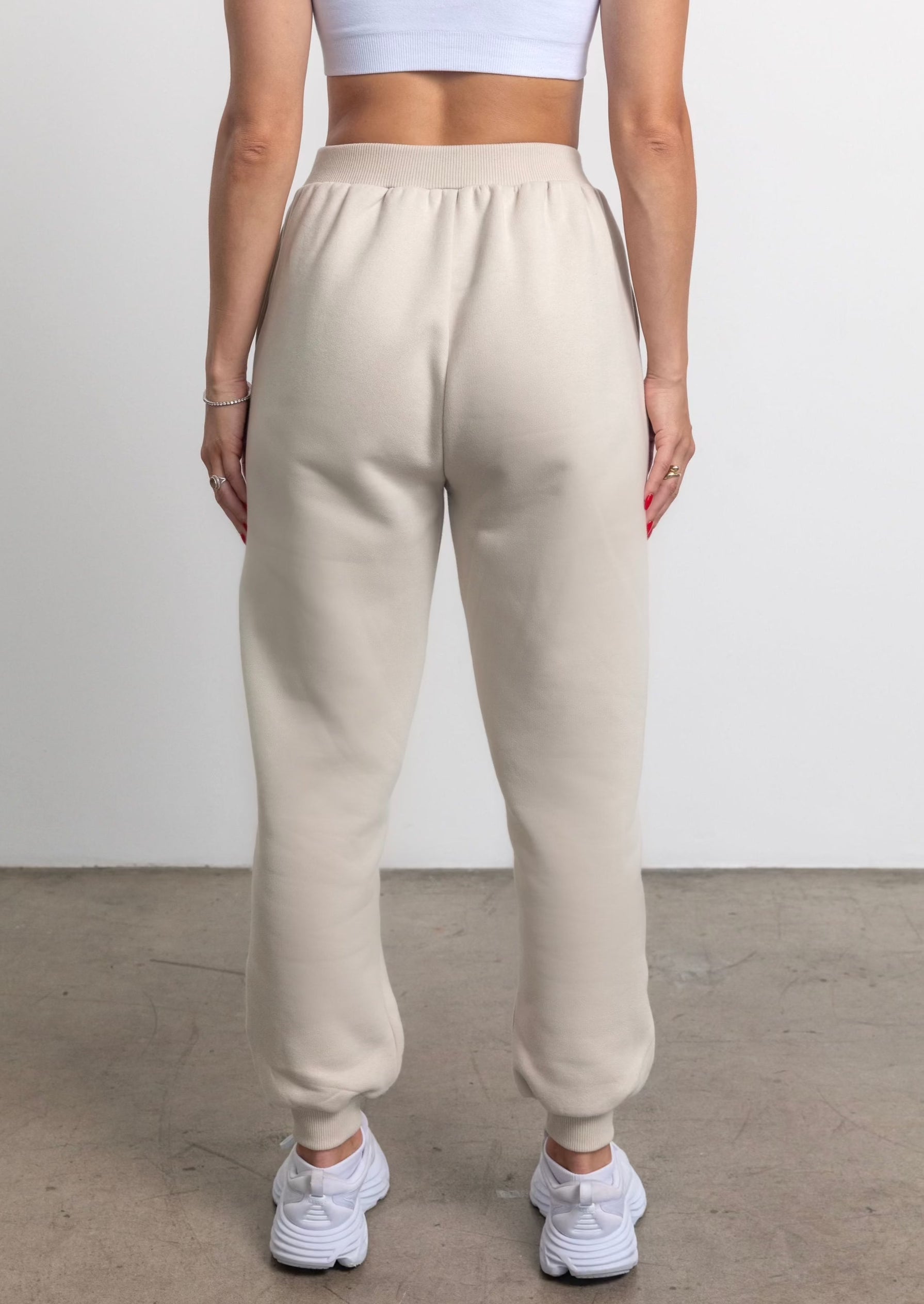 THE MONACO OVERSIZED SWEATPANTS IN BEIGE